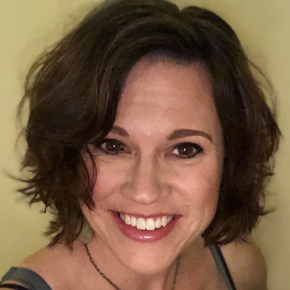 Meet your Posher, Rebekah - Picture 2 of 3